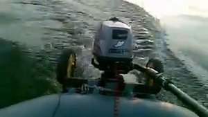 мурена 3м с транцевыми колёсами и мотором mariner 4.mp4