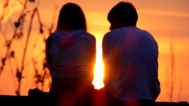 Отец обнаружил свою 17-летнюю дочь голой с незнакомцем, его реакция неоднозначна смотреть онлайн