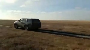 Кадилак Эскалейд показывает свою мощь в ЗКО