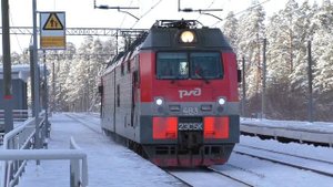 2ЭС5К-483 "Ермак" следует резервом