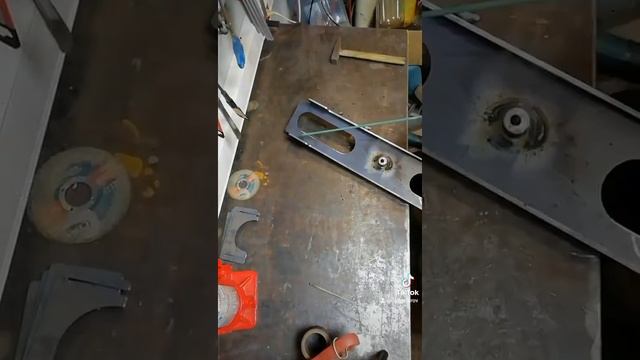 Пресс из домкрата. Весь процесс сборки за 1.5 минуты смотреть онлайн