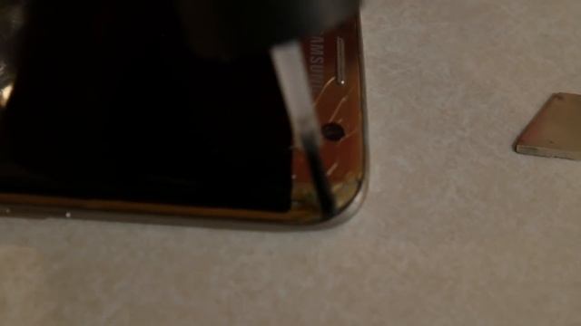 Does Toothpaste REALLY REMOVE Cracks On A Phone? Does Toothpaste Fix Cracked Screens? Nail Polish?. смотреть онлайн