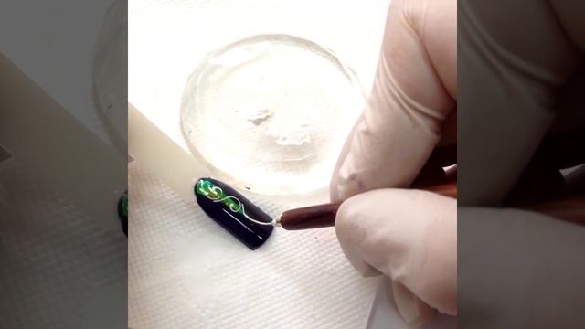 Дизайн ногтей "Битое стекло с прорисовкой" смотреть онлайн