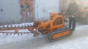 KAWABE F45LH траншеекопатель на гусеничном ходу.