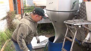 СТАРЫЙ BAYLINER 2455 - ЗАМЕНА ПОМПЫ ДАЛА РЕЗУЛЬТАТ! HONDA BF200 ДОВОЛЬНА.mp4