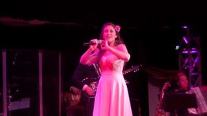 А Петровская -" А он мне нравится"