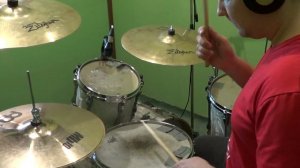 Показываю 4 простых ритмических рисунка - Часть 1. Уроки игры на барабанах для начинающих