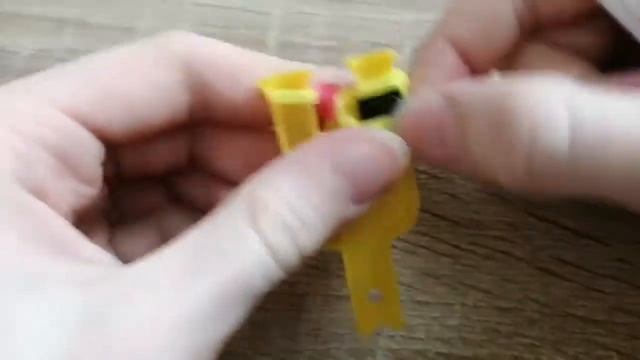 Пикачу из резиночек на рогатке! смотреть онлайн