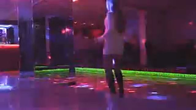 Эту девушку я видел в кафе и незаметно стал снемать смотреть онлайн