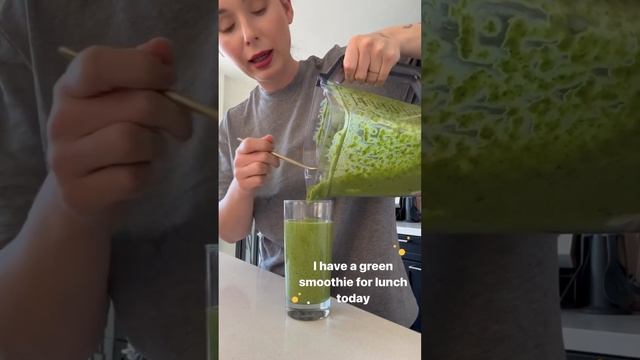 GREEN SMOOTHIE SPINACH HEALTH LIFE NUTRITION COACH HINT FOR BREAKFAST BLENDER RECIPE FOR GUT FAMILY