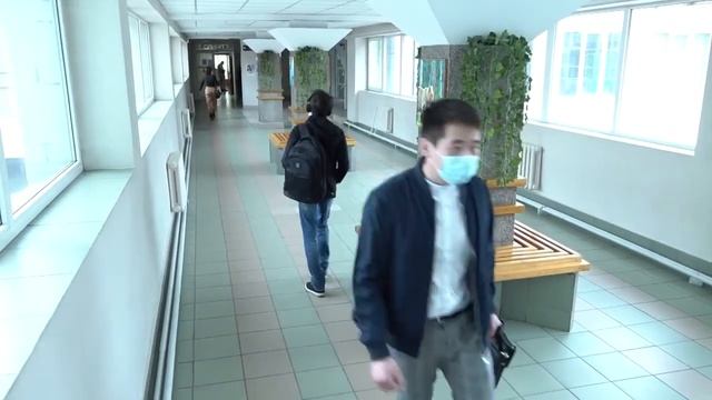 Студенты отвечают. Какому жанру литературы вы отдаете предпочтение? смотреть онлайн