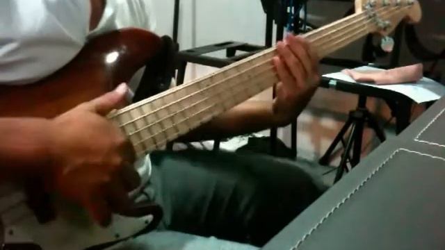 fender American Deluxe Jazz Bass (HARLAY band) смотреть онлайн