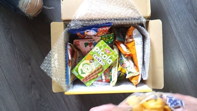 2 colis venues du Japon = de super objets + une dégustation смотреть онлайн