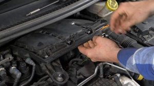 How to replace the air filter PEUGEOT 207 1.4 HDI ?