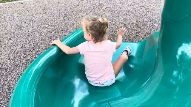 Бегаем на площадке # playground #детскаяплощадка #дети #игры
