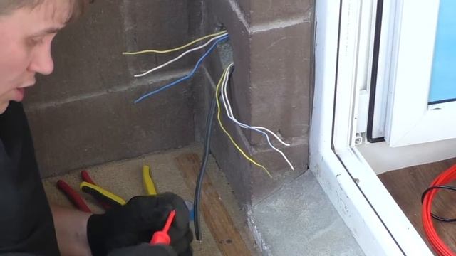 Нож для снятия изоляции с пяткой смотреть онлайн