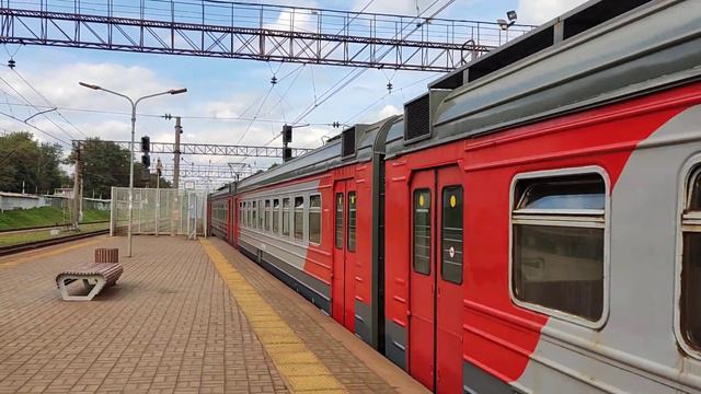 Электропоезд ЭД4М-0229 сообщением "Домодедово-Москва" смотреть онлайн