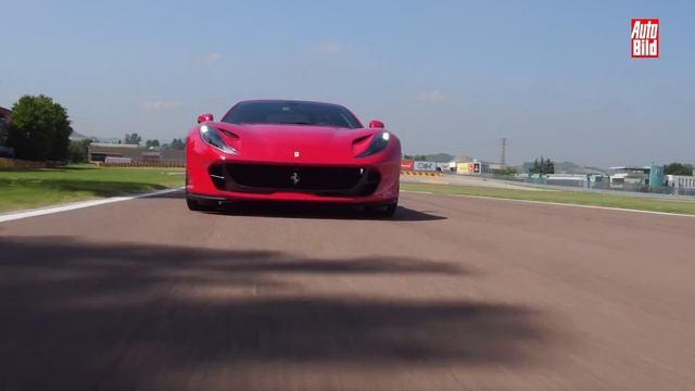 Ferrari 812 Superfast (2017) Details/Erklärung/Sound смотреть онлайн