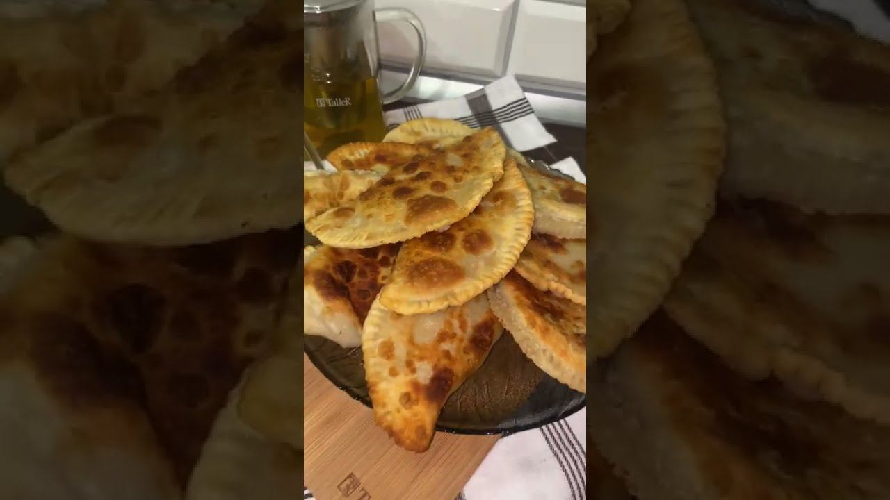 Это самый удачный рецепт чебуреков с мясом.  Муж часто просит готовить. Сохраняйте рецепт
