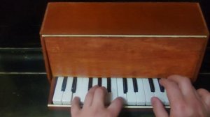 Rush E on Goldon toy piano!