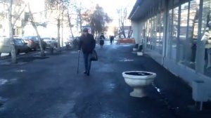 Курган, Гоголя 66 Возле входа.