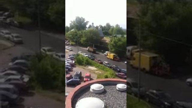 Зачем менять идеальный асфальт??? смотреть онлайн