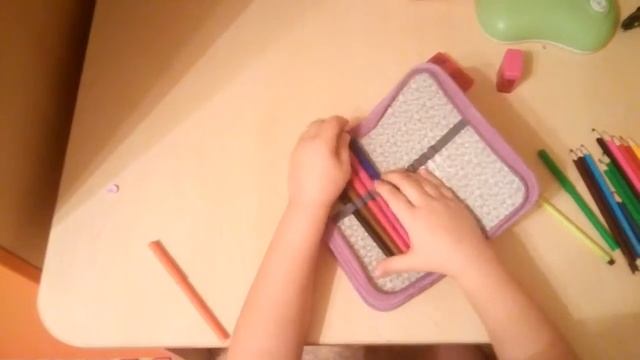 Как собрать школьный пенал для первоклассника
