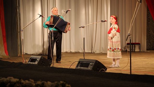 Гармонь моя,говорушечка..