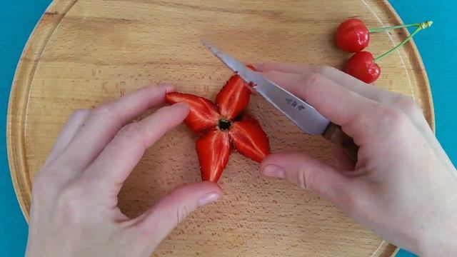 БАБОЧКА из клубники для украшения десертов, мороженого... смотреть онлайн