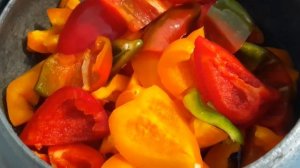 Консервированный перец. Если дома много перцев, легкий рецепт)