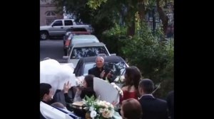 Жених забирает невесту из дома / Армянская шикарная свадьба в Ереване 2018