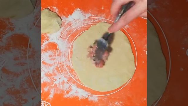 Чебуреки "Крымские": рецепт от Foodman.club