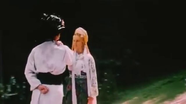 Білий птах з чорною ознакою. Весільний танець.