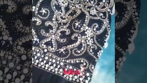 Длинное вечернее платье со стеклярусом