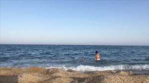 Barcelona Beach Walk, Sunbathe & Swimming at Platja dels Pescadors Badalona | Spain