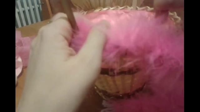 Как сделать корзинку с мягкими игрушками. подарки ручной работы к 8 марта. Мастер класс смотреть онлайн