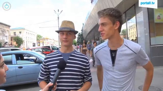 Как часто мужчины дарят цветы? смотреть онлайн