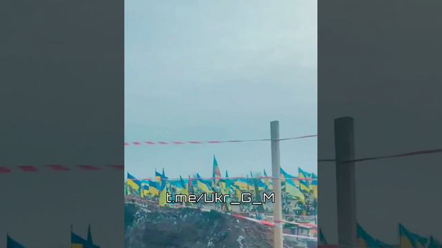 🇺🇦Такая картина сейчас по всей Украине
Это кладбище в Кривом Роге.
Как и во многих других областях