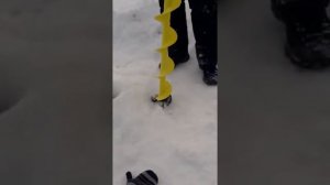 Тест шуруповерта Elitecn против бытового Bosh. Использовали шнек айсберг диаметром 130