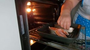 Сёмга в духовке. Стейки сёмги запечённые.