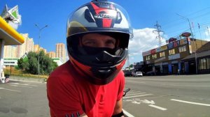 Китайский мотоцикл в городе. Японский мотоцикл. 200 кубовый мотоцикл против 600 кубиков.