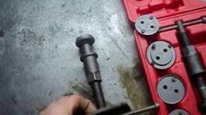 4 -  2013.Инструмент для  замены колодок ( иномарки)