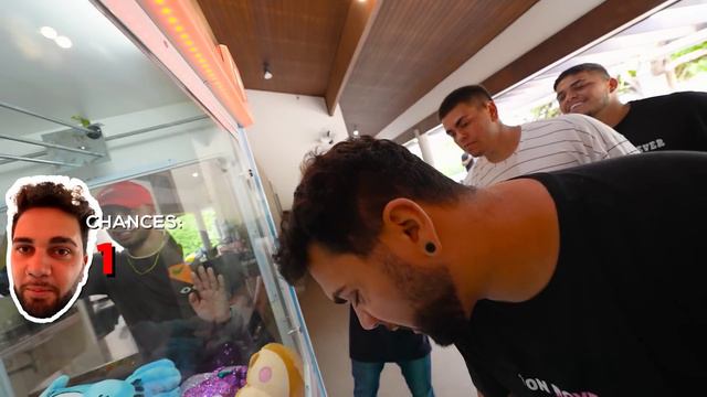 COLOQUEI VÁRIOS IPHONES DENTRO DA MÁQUINA DE URSO - QUEM CONSEGUIR PEGAR LEVA !! 😍 смотреть онлайн