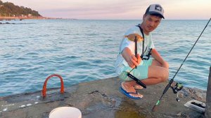 Рыбалка в августе с волнореза в Сочи. #fishing #рыбалка #sochi #рыба #сочи #море #fish #seafishing