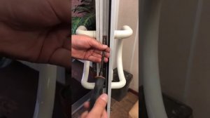 Установка замка в пластиковую дверь