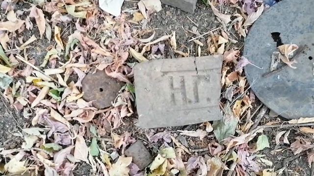 2 старинные чаши фонтанов в Зауральной роще Оренбурга и другие артефакты