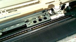 Устранение неполадок в работе встроенного лекального устройства на вязальной машине Brother (Бразер