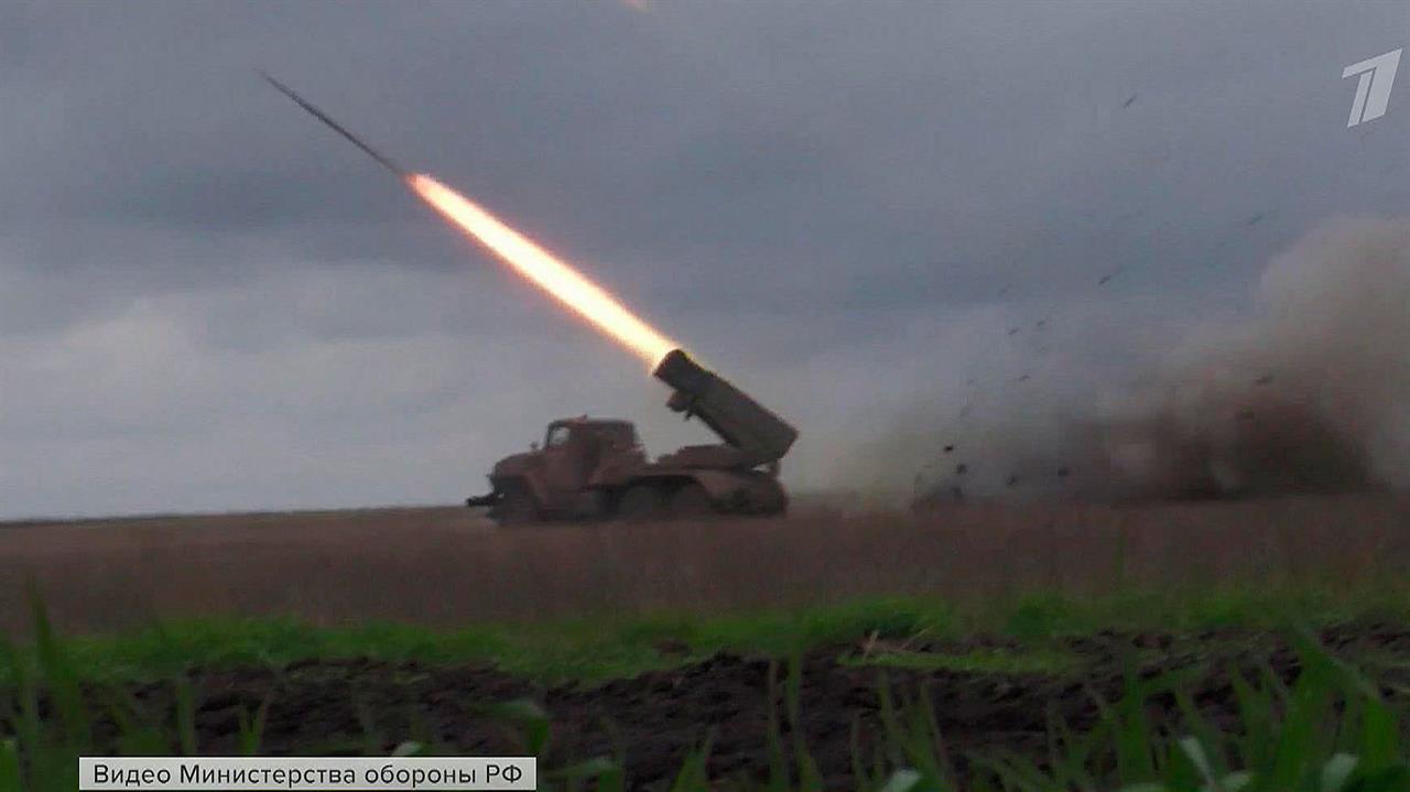 Российские военные нанесли удар по складам боеприпасов и технике украинских националистов