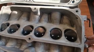 Вращение оси заслонок впускного коллектора двигателя G6EA после подгонки и установки ремкомплекта