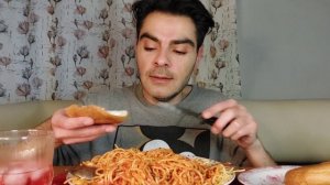 Мукбанг: Обалденные Спагетти в Соусе с Маслом и Сыром